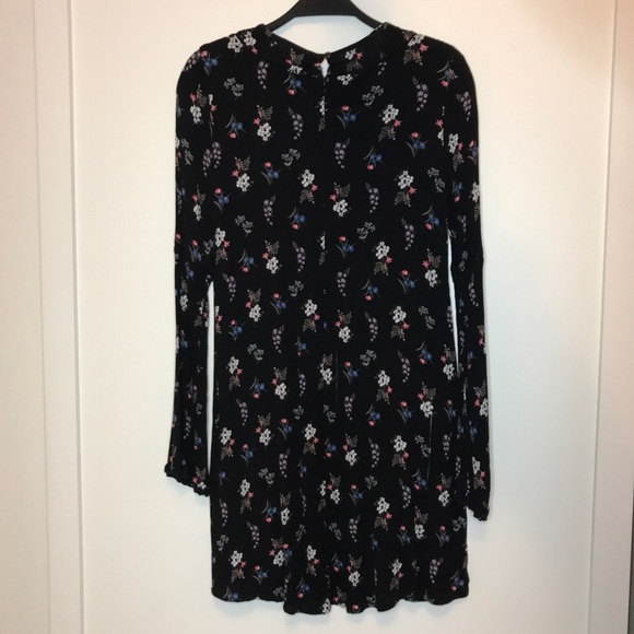 H&M Floral Trumpet Sleeve Dress - Picture 7 of 10